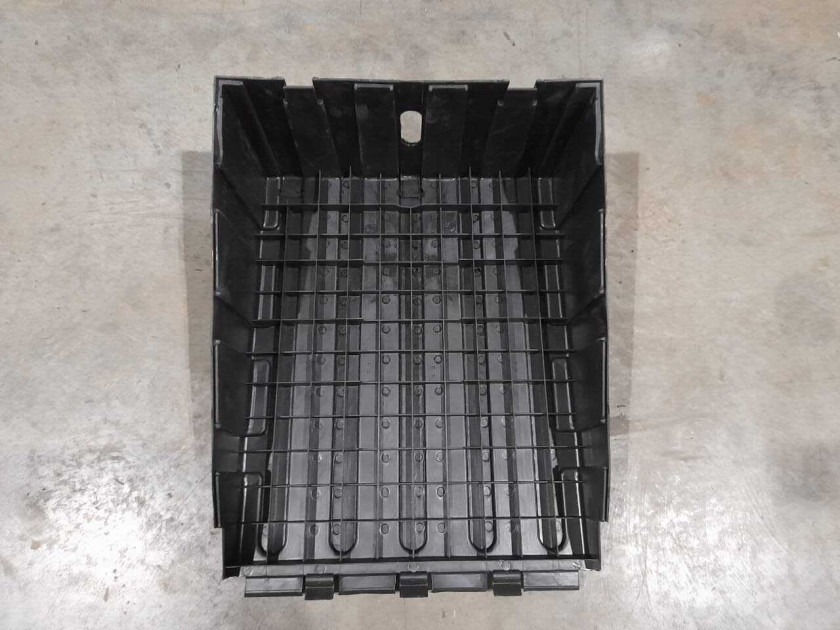 Крышка аккумуляторного ящика пластик SHACMAN F3000/X3000 EURO5 Крышка аккумуляторного ящика пластик SHACMAN F3000/X3000 EURO5