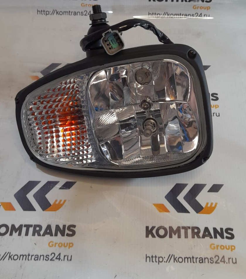 Фара передняя левая XCMG LW300 (капелька , колодка на 6 контактов) Фара передняя левая XCMG LW300 (капелька , колодка на 6 контактов)