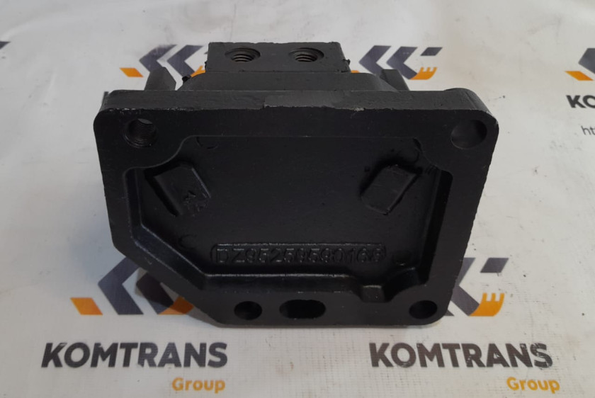 Подушка двигателя WP10.336E53 передняя правая (кронштейн) SHACMAN X3000 Подушка двигателя WP10.336E53 передняя правая (кронштейн) SHACMAN X3000