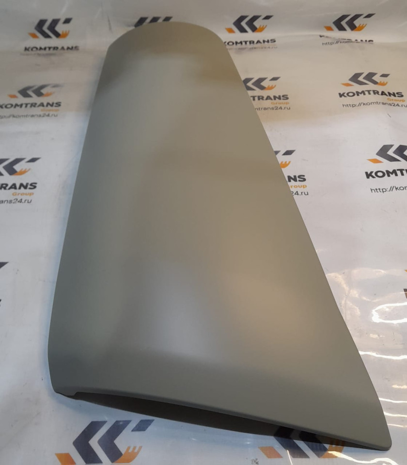 Обтекатель кабины правый SHACMAN X6000