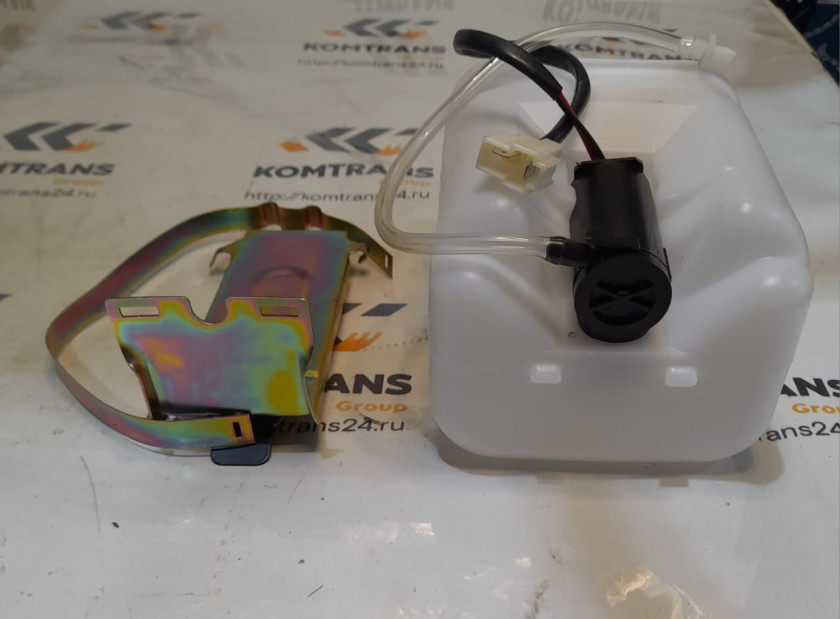 Бачок стеклоомываетля в сборе (насос, кронштейн) LW500FN Бачок стеклоомываетля в сборе (насос, кронштейн) LW500FN