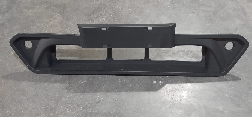 Решетка бампера нижняя SHACMAN X6000 Решетка бампера нижняя SHACMAN X6000