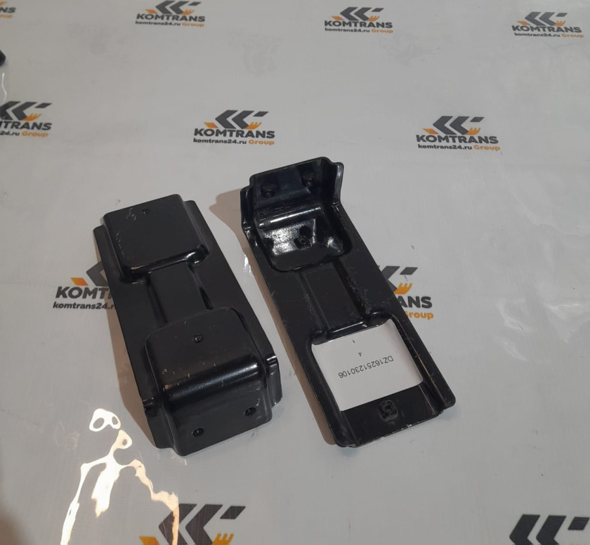 Кронштейн крыла кабины переднего правый SHACMAN X6000 Кронштейн крыла кабины переднего правый SHACMAN X6000