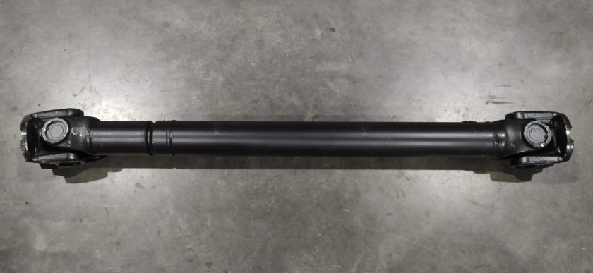 Вал карданный L=1520 тягач 6*6 (L-1520, d-165, 4 отв.) SHACMAN X3000 Вал карданный L=1520 тягач 6*6 (L-1520, d-165, 4 отв.) SHACMAN X3000