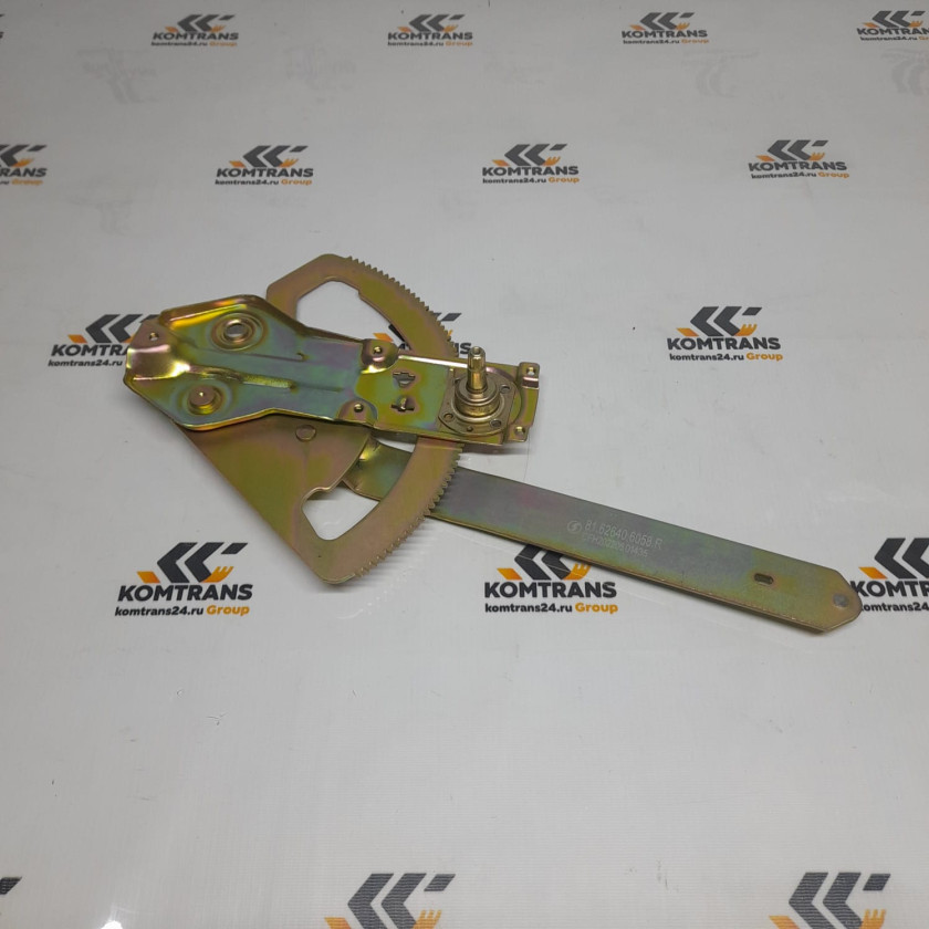 Стеклоподъемник механически,й правый SHACMAN F2000/F3000 Стеклоподъемник механически,й правый SHACMAN F2000/F3000