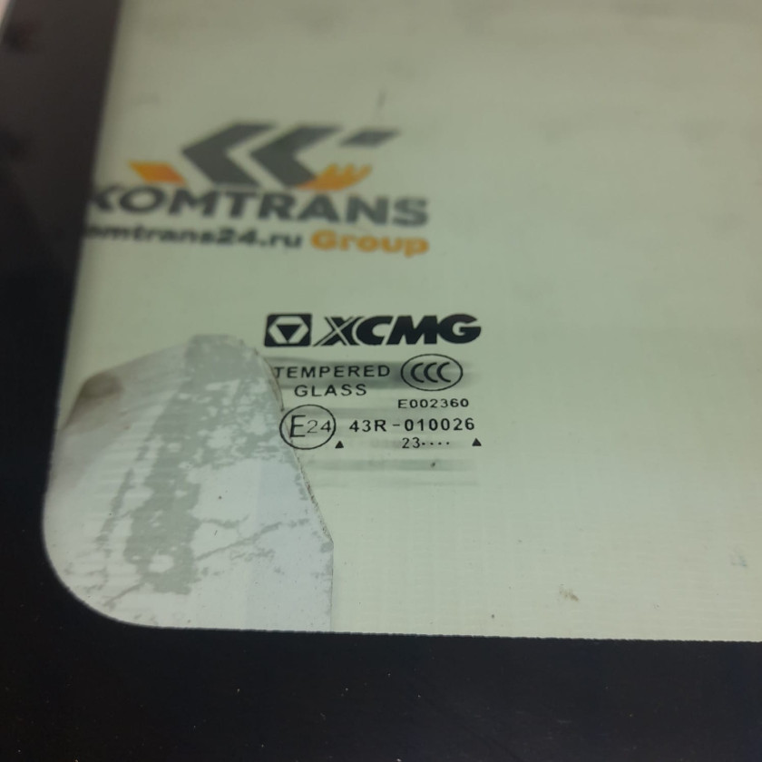 Стекло правое раздвижное в сборе XCMG SR740RU Стекло правое раздвижное в сборе XCMG SR740RU