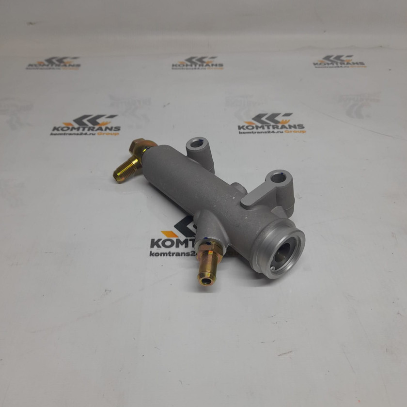 Цилиндр сцепления главный XCMG XCT25L4_SR, XCT25L5_S,XCT70_S, XCT25 Цилиндр сцепления главный XCMG XCT25L4_SR, XCT25L5_S,XCT70_S, XCT25