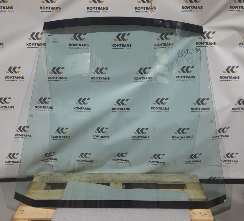 Стекло лобовое XCMG погрузчики серии XC Стекло лобовое XCMG погрузчики серии XC