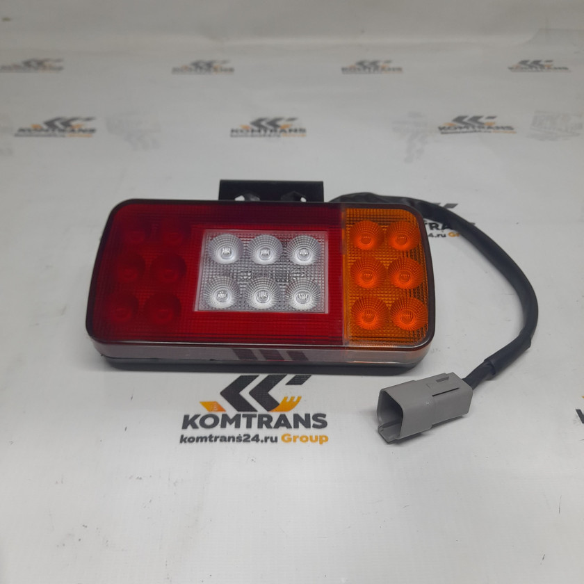 Задний правый фонарь (оригинал) XC6-3007V