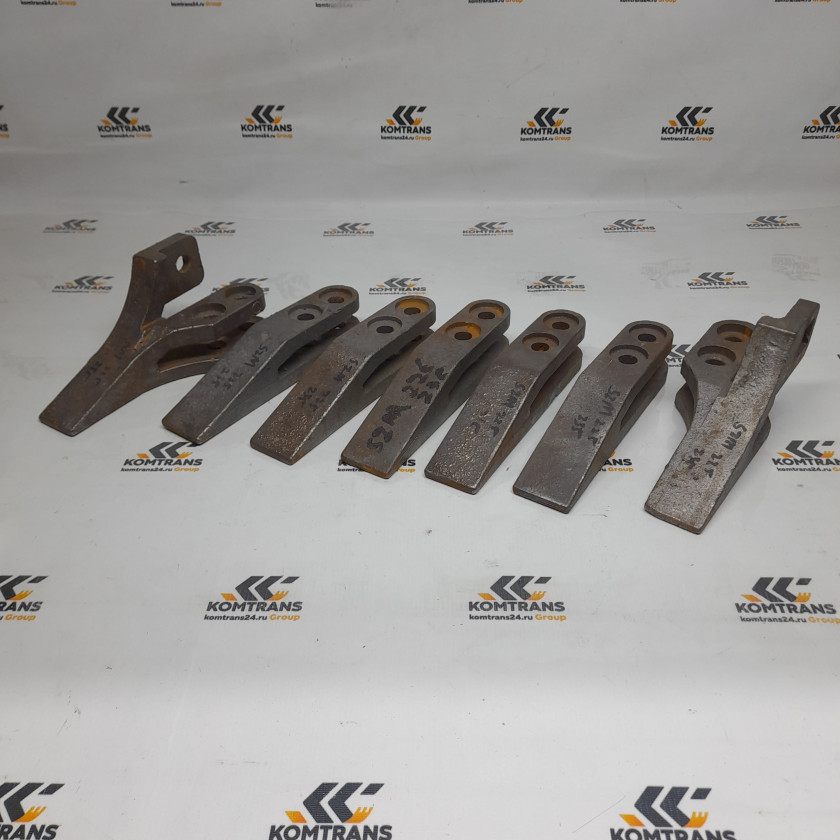 Зубья ковша Frontal-225 CANMAX-CM778H комплект ( 5 центральных , 2 боковых ) Зубья ковша Frontal-225 CANMAX-CM778H комплект ( 5 центральных , 2 боковых )