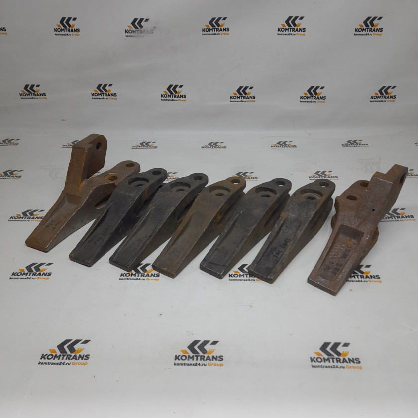 Зубья ковша Frontal-240,250комплект ( 5 центральных , 2 боковых ) Зубья ковша Frontal-240,250комплект ( 5 центральных , 2 боковых )