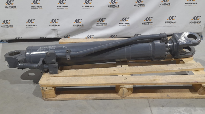 Гидроцилиндр подъема стрелы (правый) LW500FN (удлиненная стрела) Гидроцилиндр подъема стрелы (правый) LW500FN (удлиненная стрела)