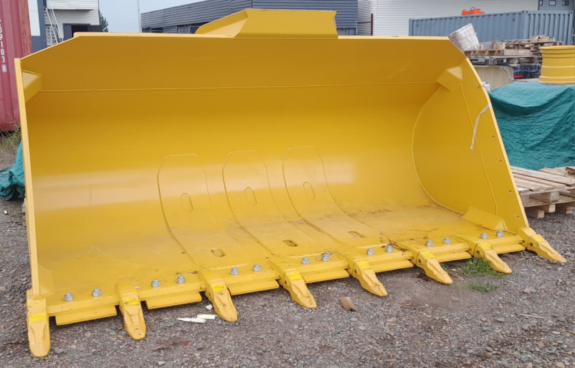 Ковш для фронтального погрузчика XCMG XC998 обьём 5,4 куба , с зубьями Ковш для фронтального погрузчика XCMG XC998 обьём 5,4 куба , с зубьями