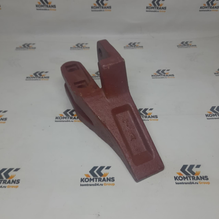 Зуб ковша боковой левый LW500/LG953 (КРАСНЫЙ) Зуб ковша боковой левый LW500/LG953 (КРАСНЫЙ)